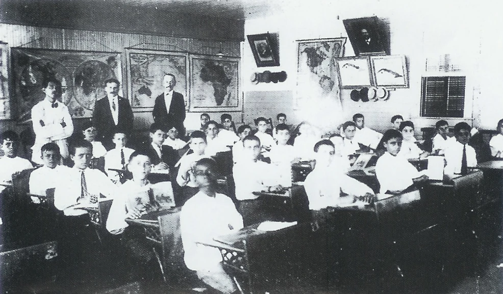 Students at the bilingual school